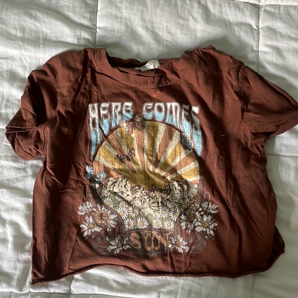 Altered state crop graphic tee
